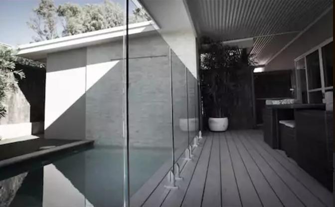 Sols Place Boutique Pool Villas คาร์ลแบร์รี ภายนอก รูปภาพ